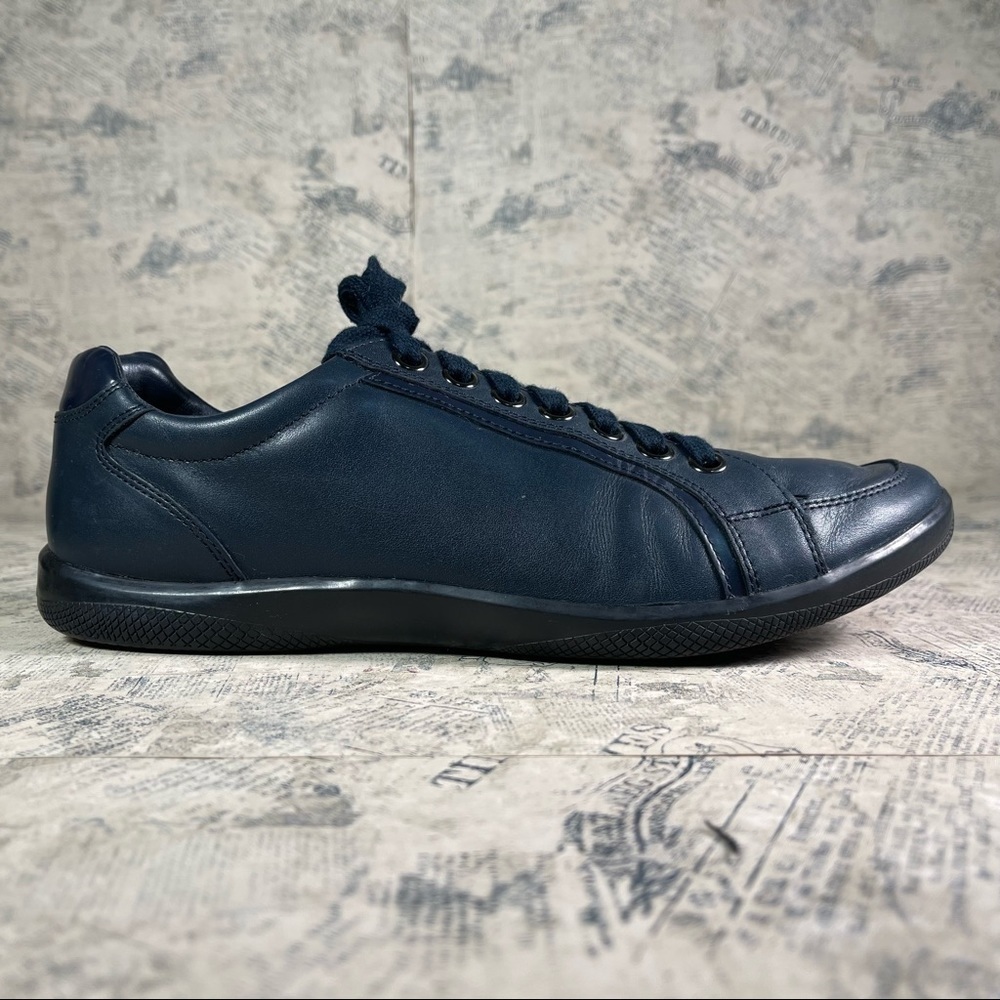 PRADA Navy Blue Calfskin Leather Low Top Sneakers Size 8 Made in Italy - Picture 1 of 13